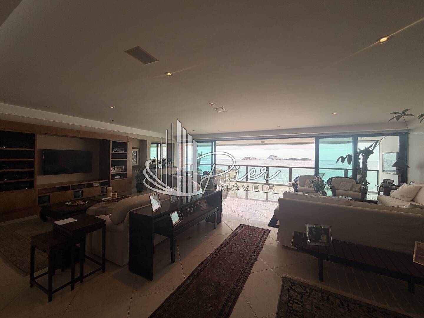 Leblon | Frontal Mar | Exclusividade e Potencial Único em 320m²